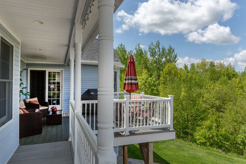 153 Fortin Drive Minot ME 04258