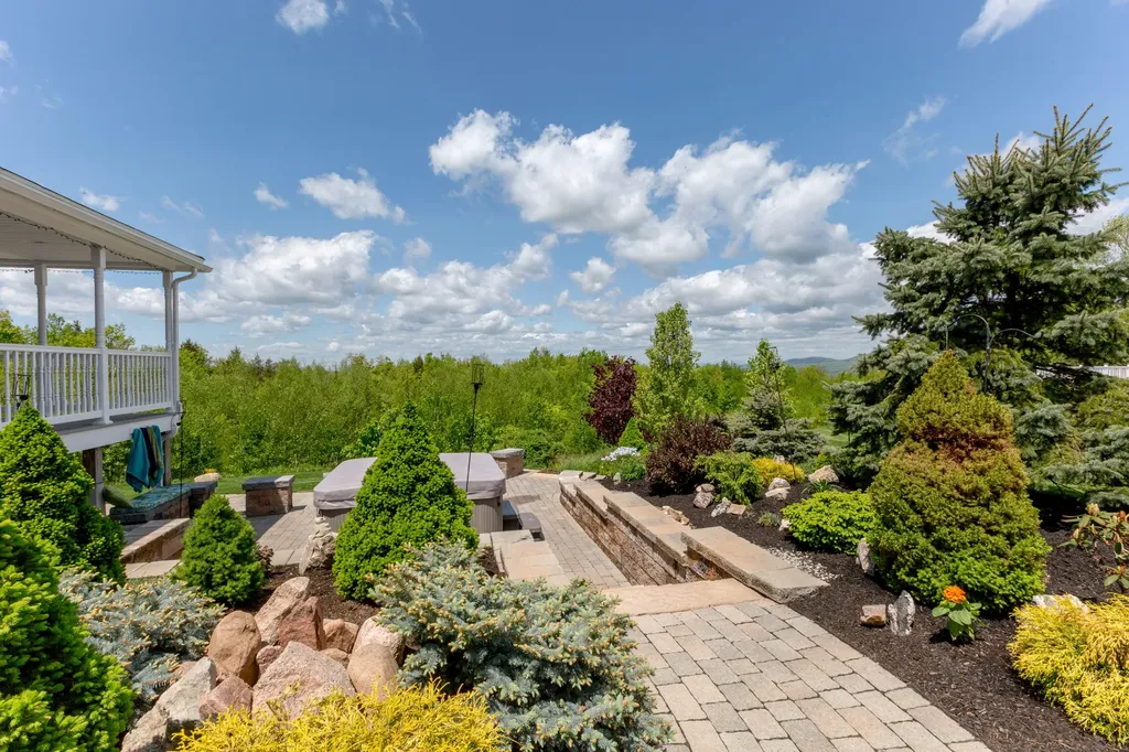 153 Fortin Drive Minot ME 04258