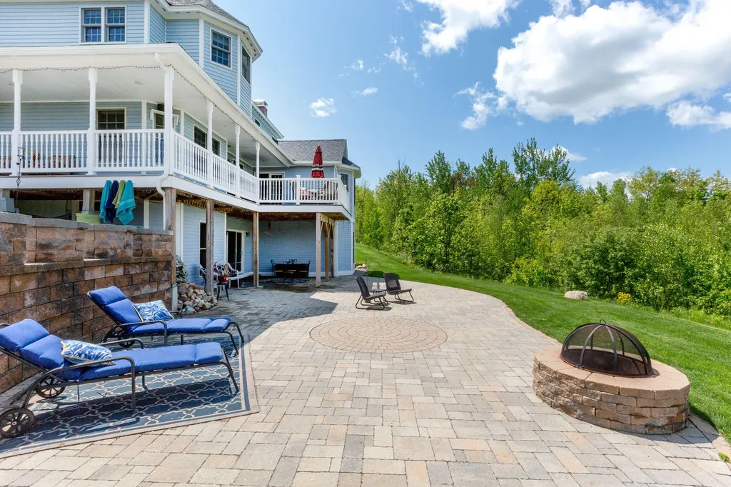 153 Fortin Drive Minot ME 04258