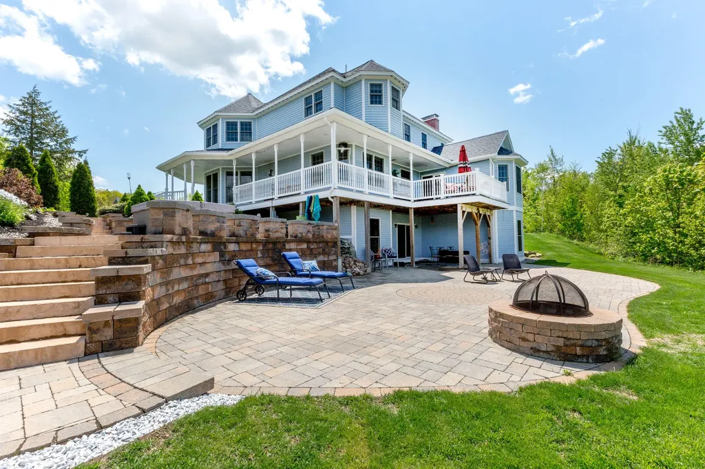 153 Fortin Drive Minot ME 04258