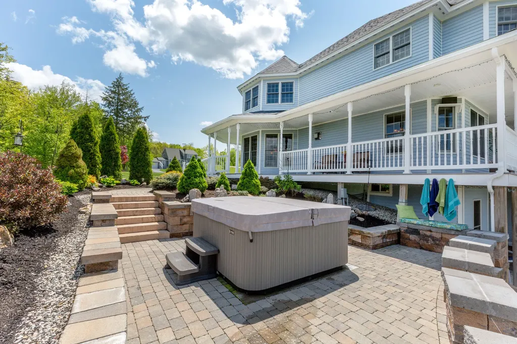 153 Fortin Drive Minot ME 04258