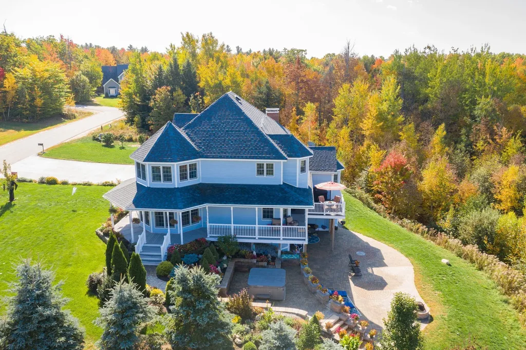 153 Fortin Drive Minot ME 04258