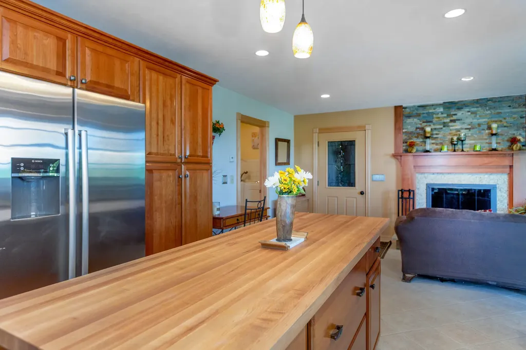 153 Fortin Drive Minot ME 04258