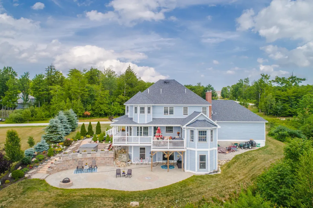 153 Fortin Drive Minot ME 04258