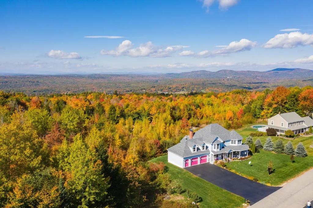 153 Fortin Drive Minot ME 04258