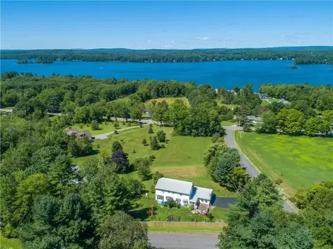 17 Elliot Avenue Manchester ME 04351
