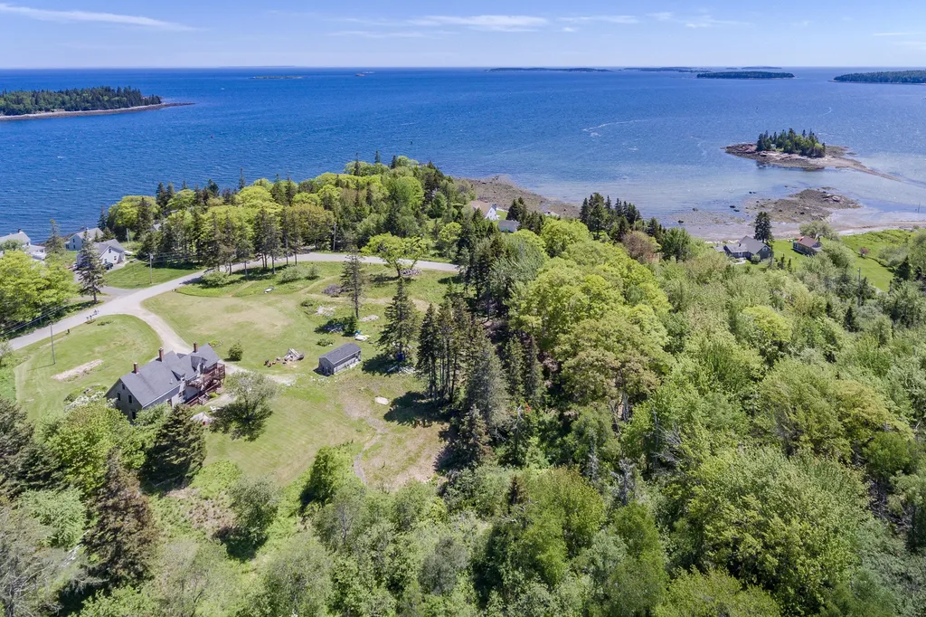 59 Hendrickson Point Road Owls Head ME 04854