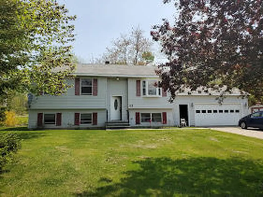 10 Spruce Street Bucksport ME 04416