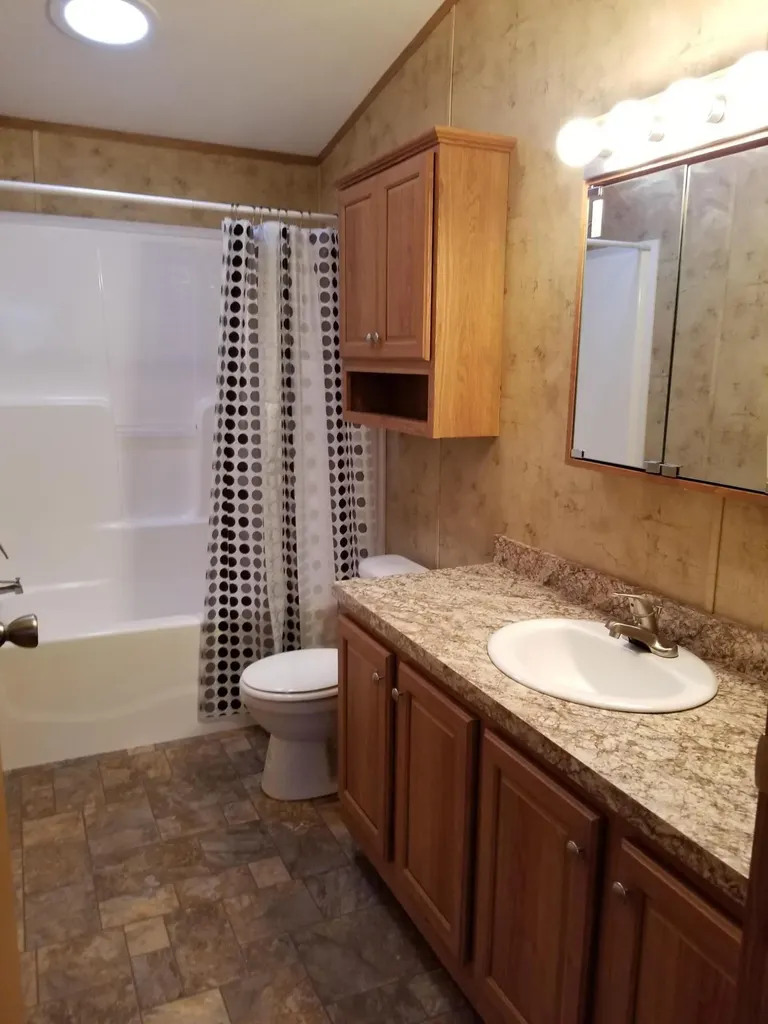31 Ashleigh Lane Standish ME 04084