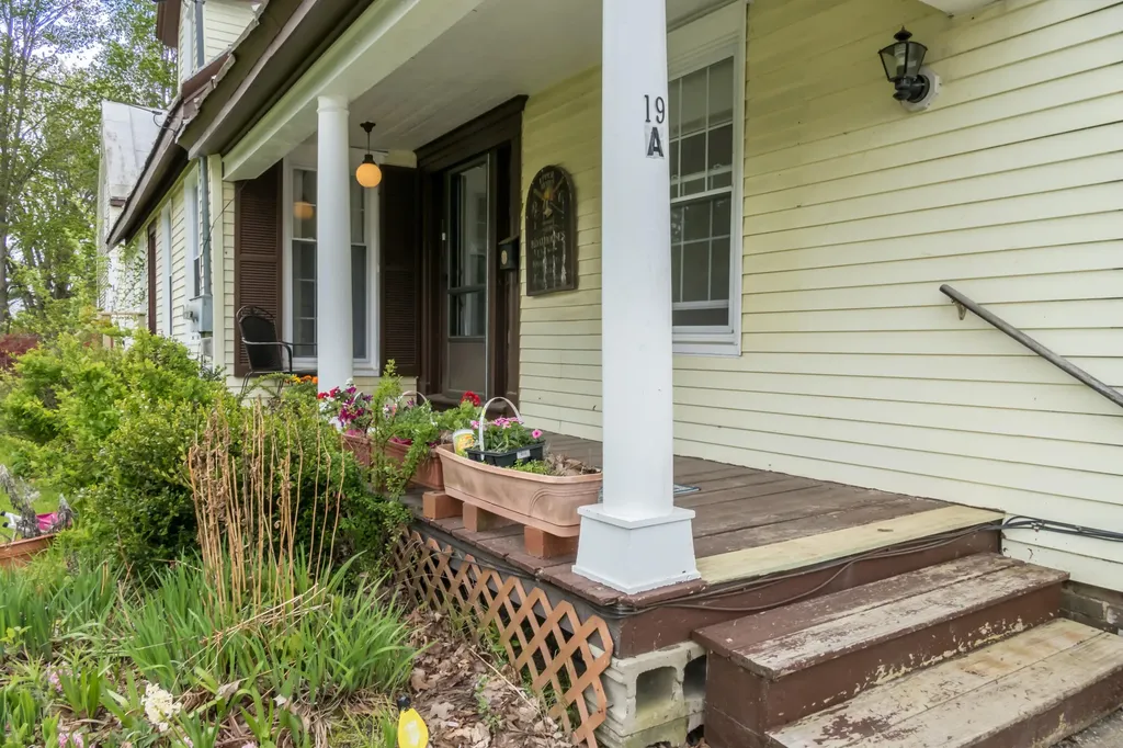 19 Elm Street Topsham ME 04086