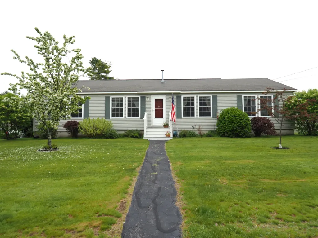 32 Hickory Drive Brunswick ME 04011