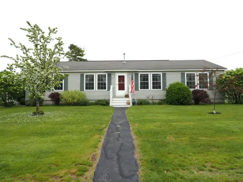 32 Hickory Drive Brunswick ME 04011