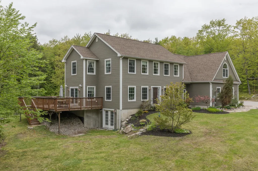 31 Mayberry Road Gray ME 04039