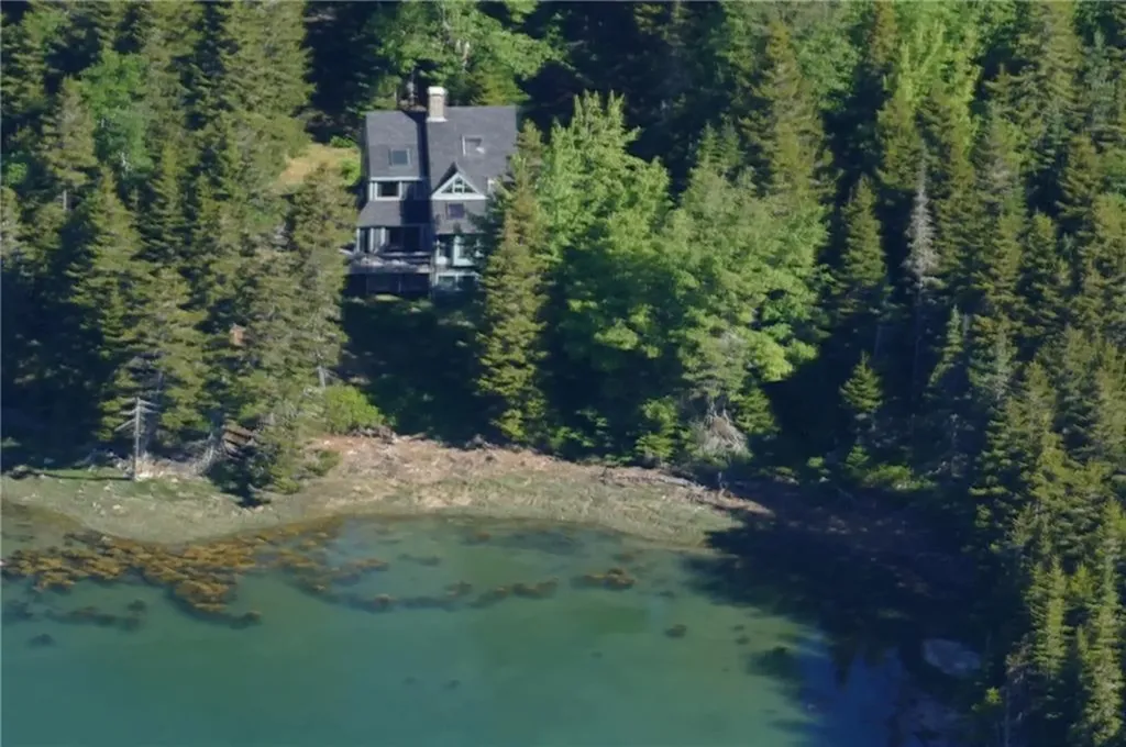 83 Island Retreat Swans Island ME 04685