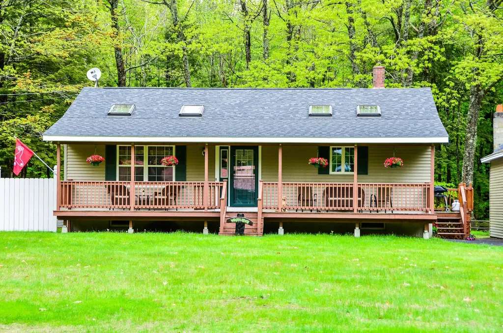 16 Bean Road Windsor ME 04363