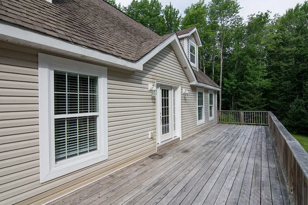 86 Settlers Drive Hancock ME 04640