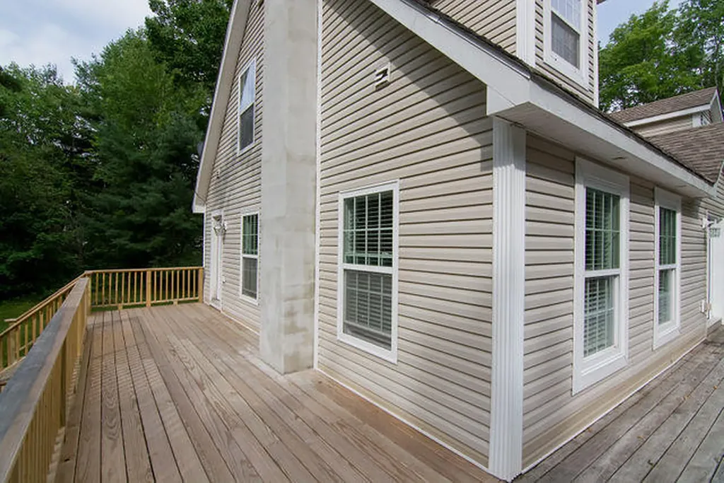 86 Settlers Drive Hancock ME 04640