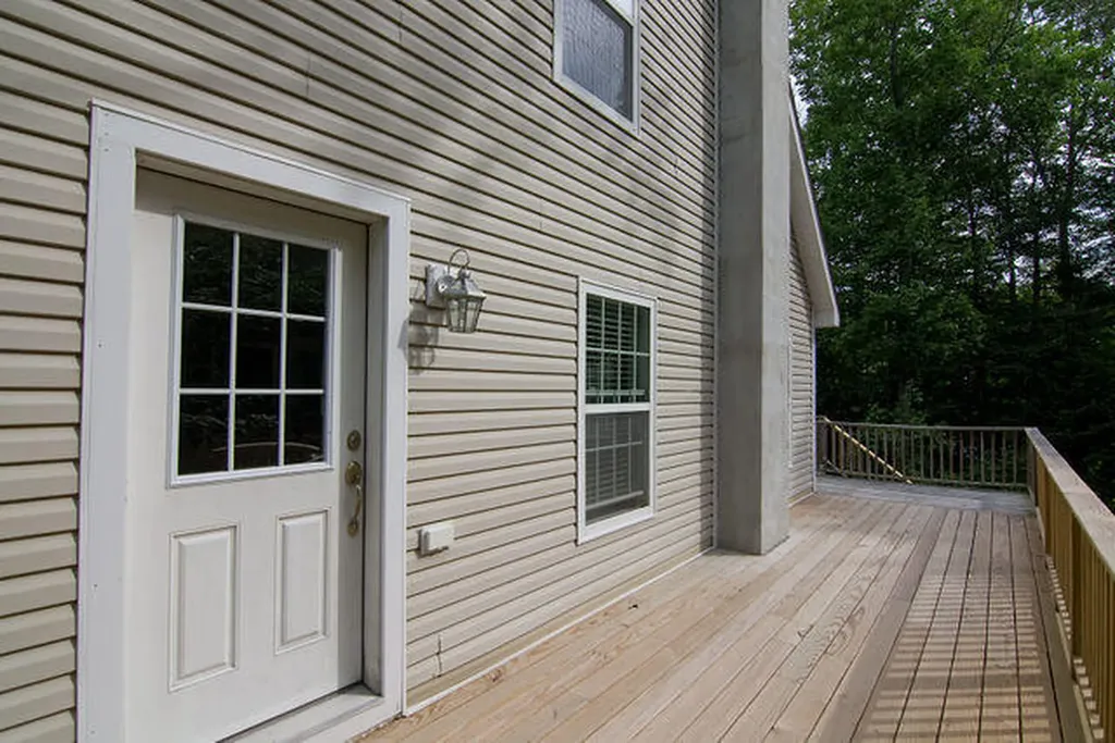 86 Settlers Drive Hancock ME 04640
