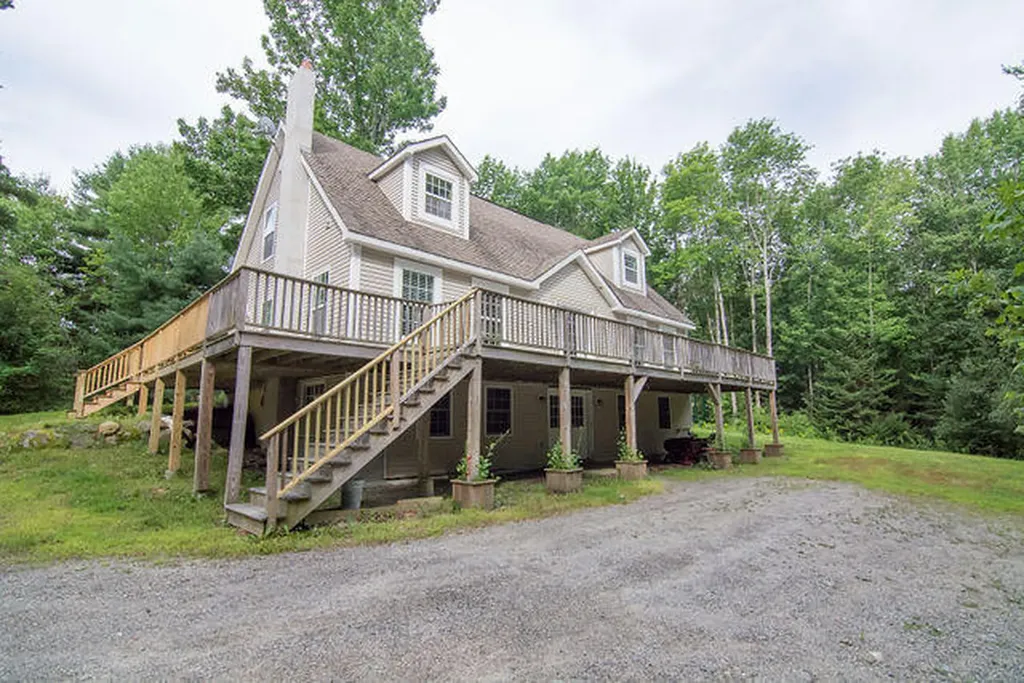 86 Settlers Drive Hancock ME 04640