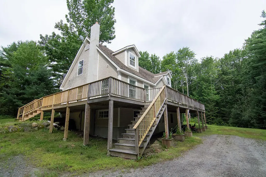 86 Settlers Drive Hancock ME 04640