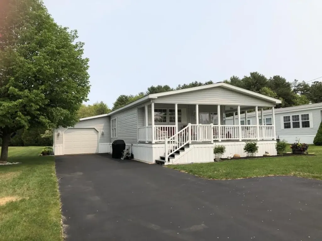 25 Heather Lane Alfred ME 04002