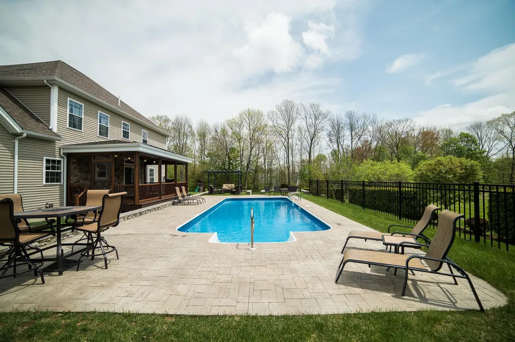 19 Chestnut Trail Bangor ME 04401