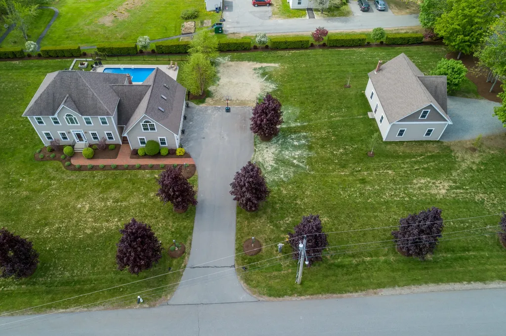 19 Chestnut Trail Bangor ME 04401