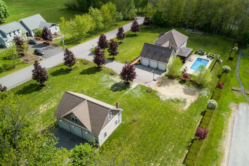 19 Chestnut Trail Bangor ME 04401