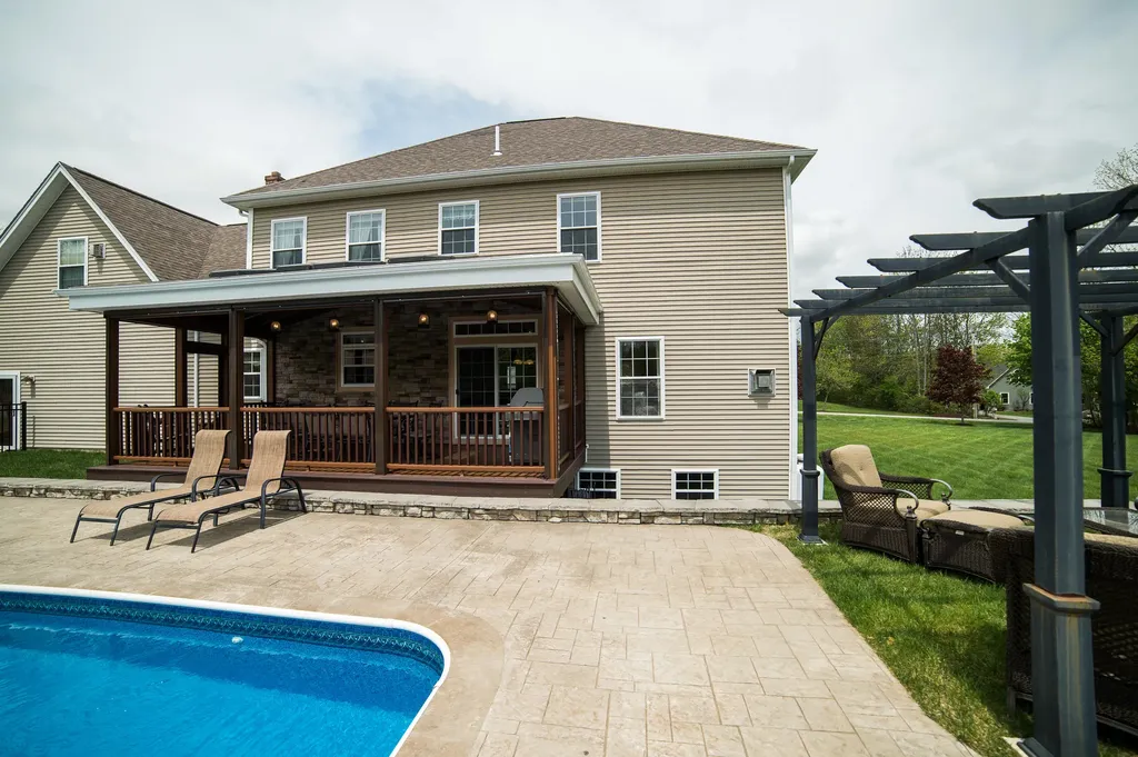 19 Chestnut Trail Bangor ME 04401