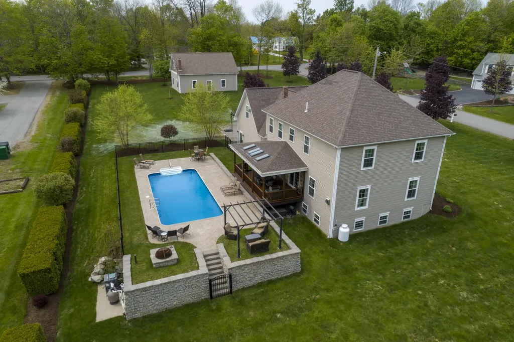 19 Chestnut Trail Bangor ME 04401