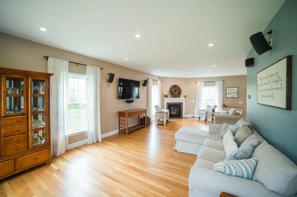 19 Chestnut Trail Bangor ME 04401