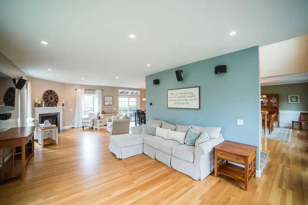 19 Chestnut Trail Bangor ME 04401