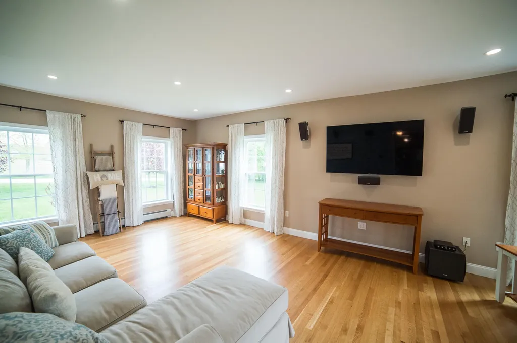 19 Chestnut Trail Bangor ME 04401