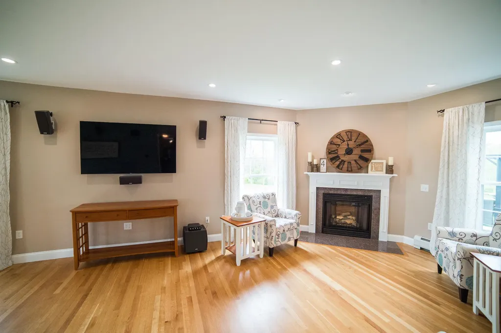 19 Chestnut Trail Bangor ME 04401