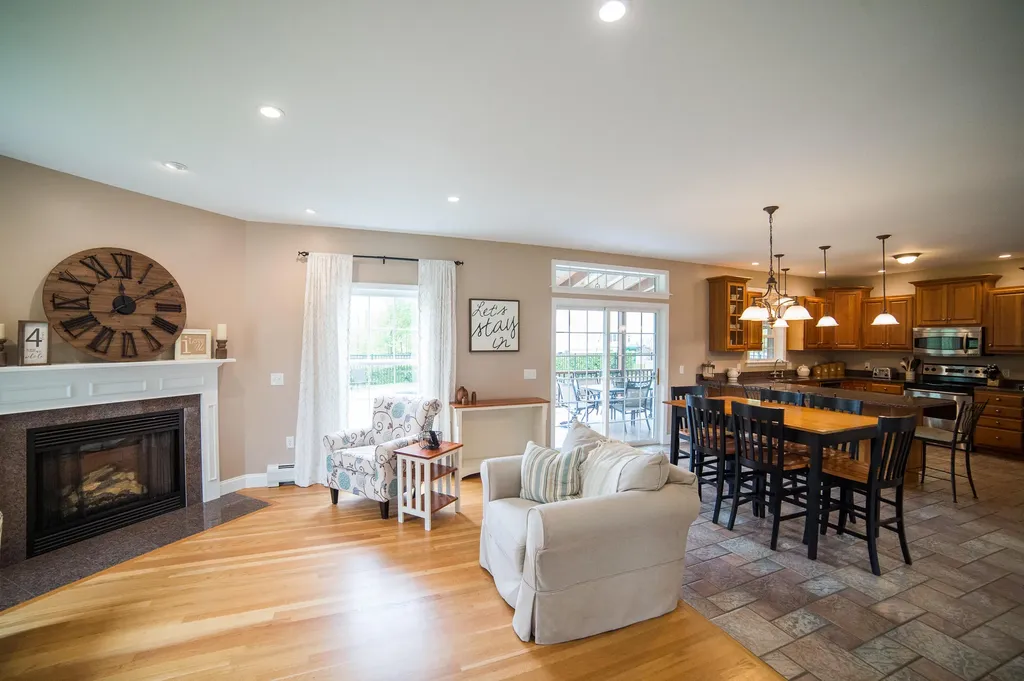 19 Chestnut Trail Bangor ME 04401