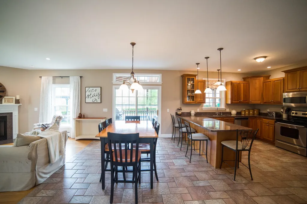 19 Chestnut Trail Bangor ME 04401