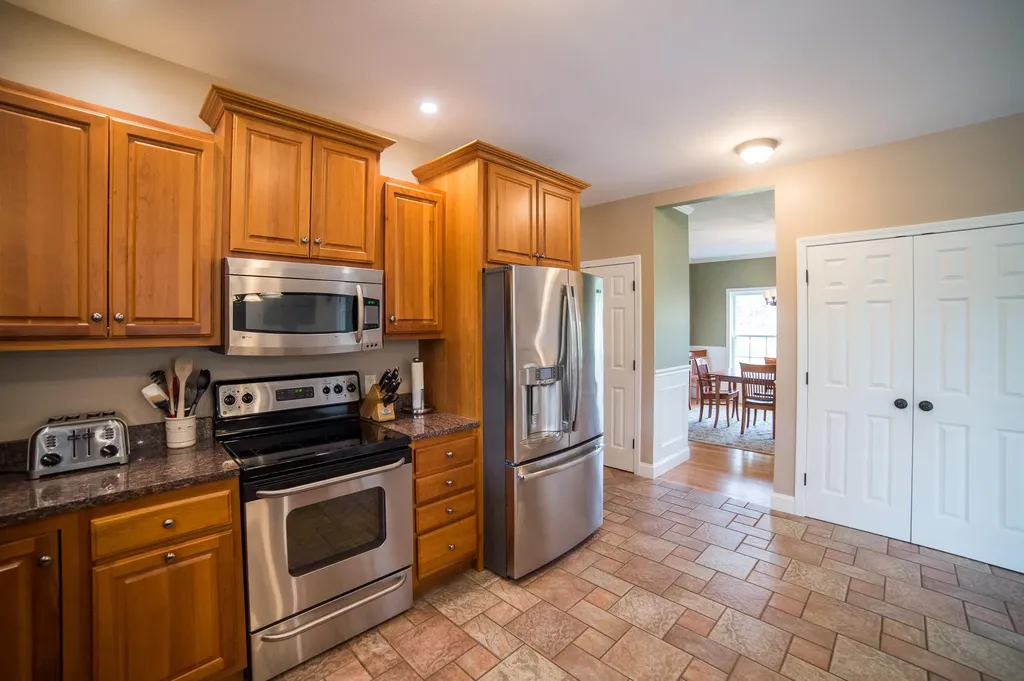19 Chestnut Trail Bangor ME 04401