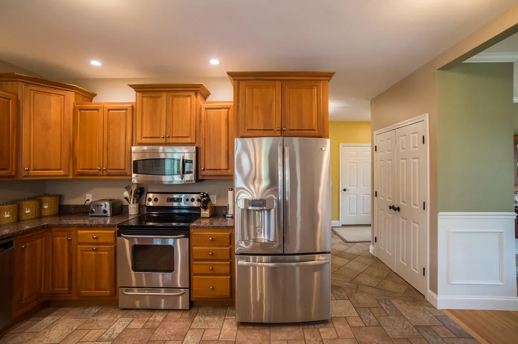 19 Chestnut Trail Bangor ME 04401