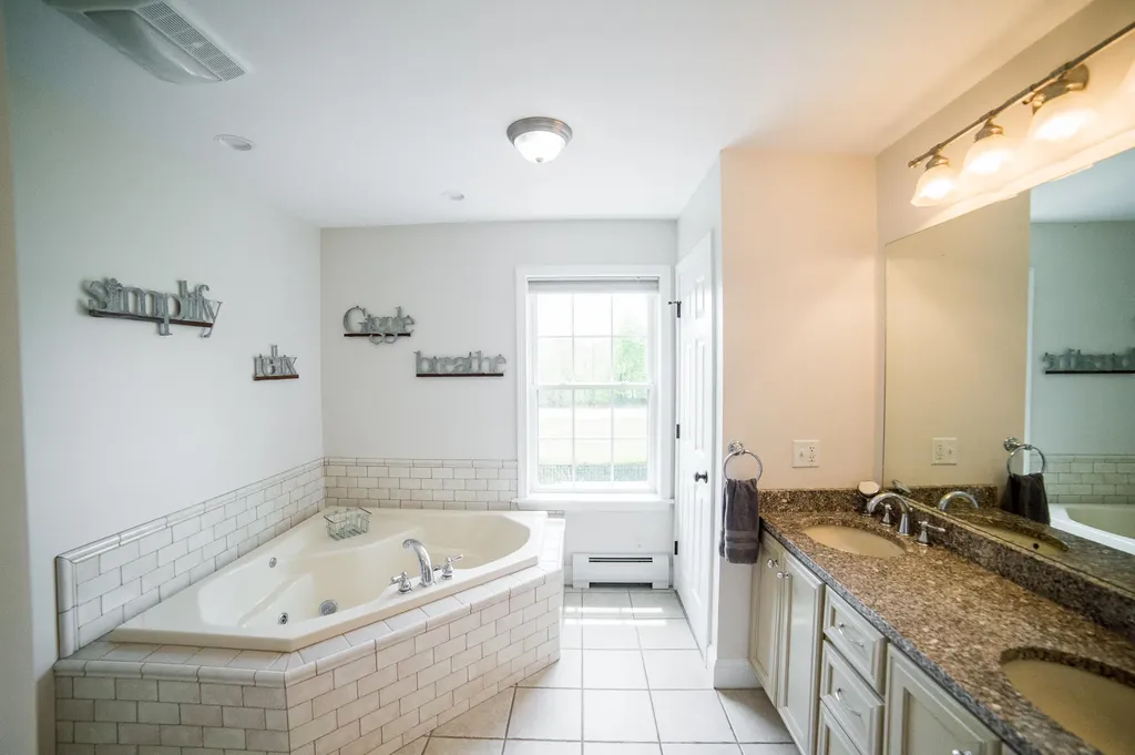 19 Chestnut Trail Bangor ME 04401