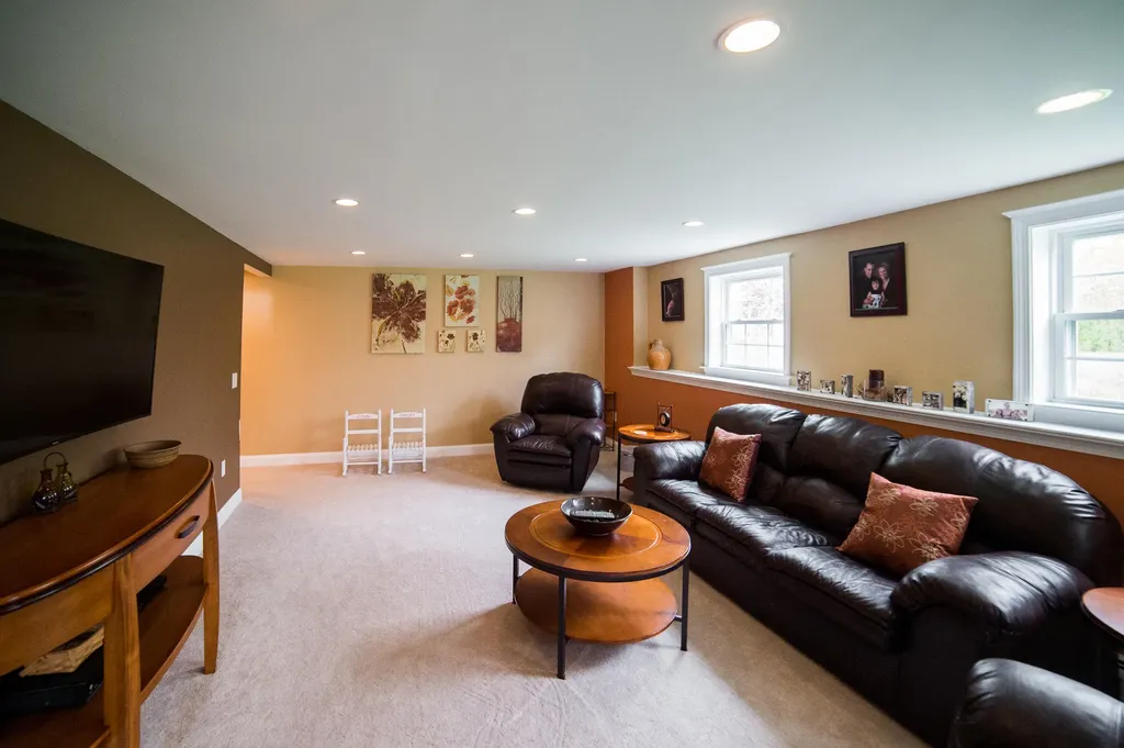 19 Chestnut Trail Bangor ME 04401