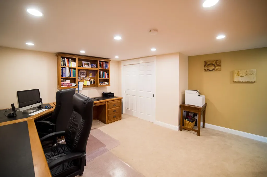 19 Chestnut Trail Bangor ME 04401
