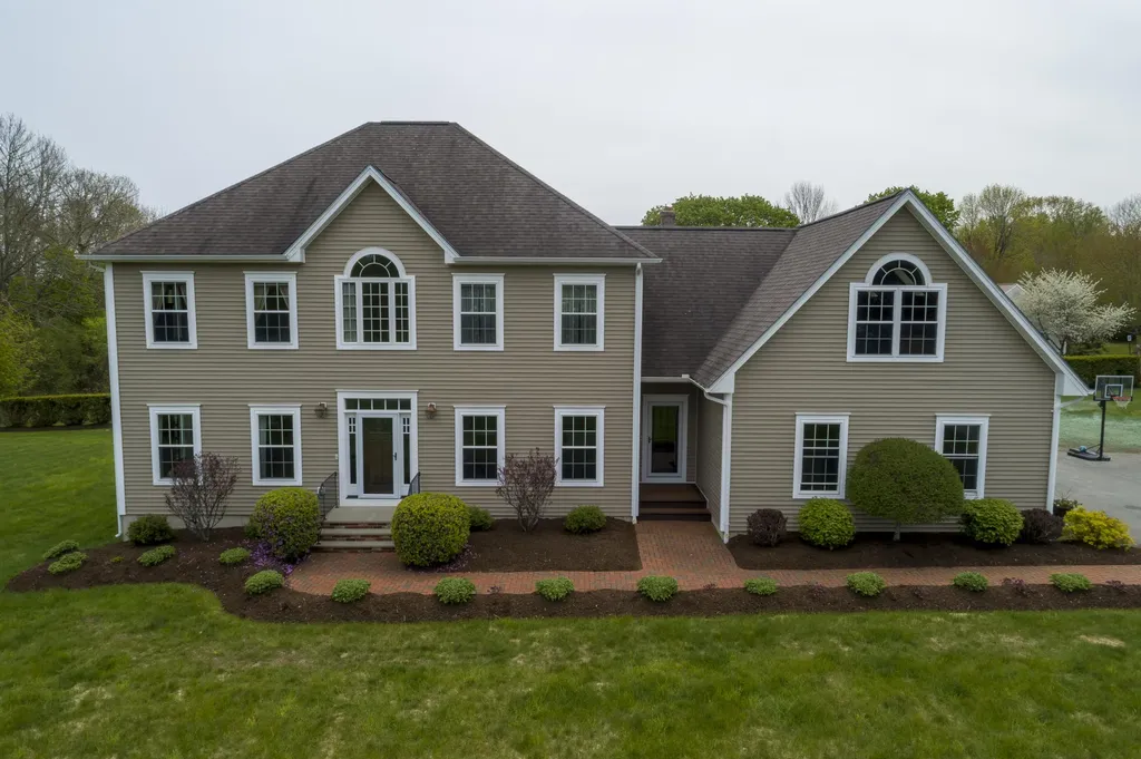 19 Chestnut Trail Bangor ME 04401