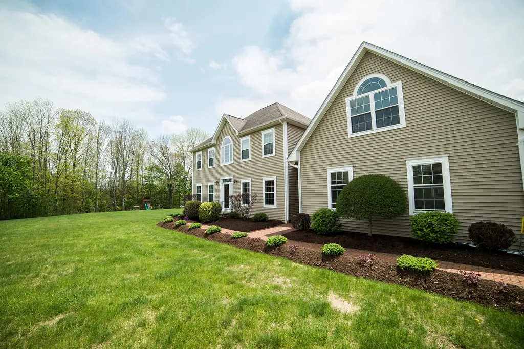 19 Chestnut Trail Bangor ME 04401