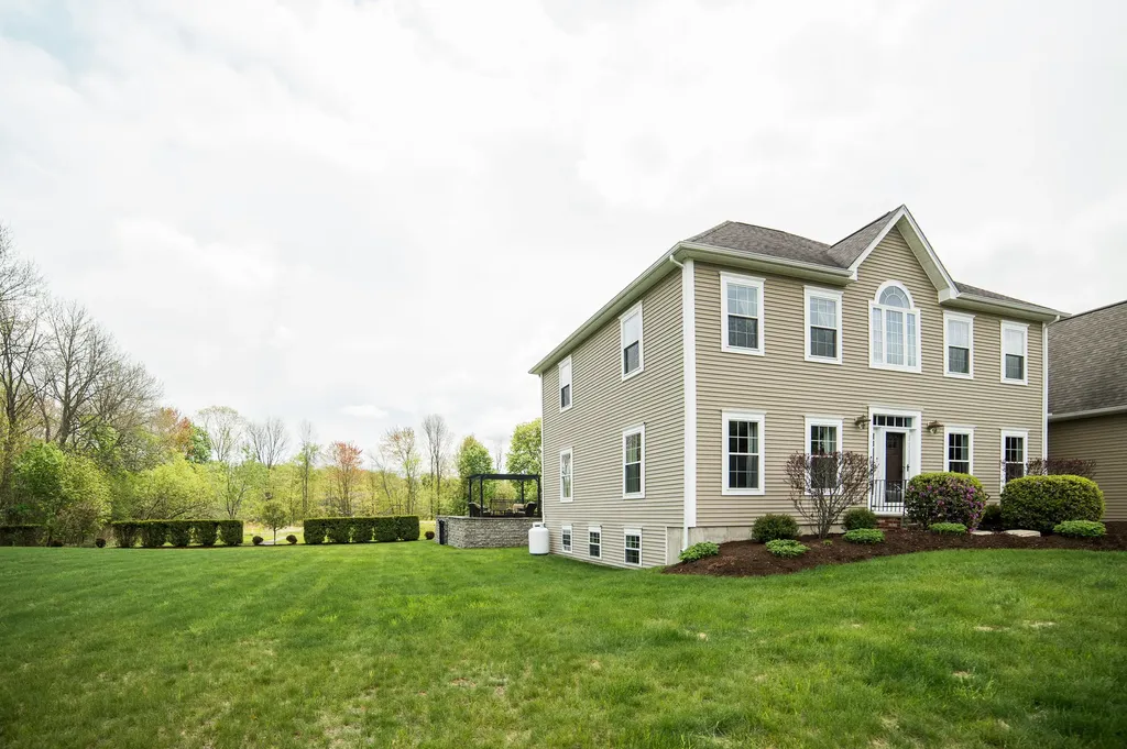 19 Chestnut Trail Bangor ME 04401