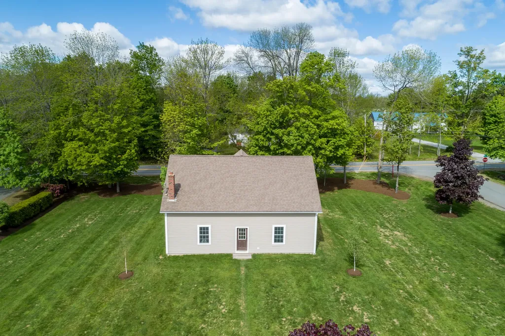 19 Chestnut Trail Bangor ME 04401