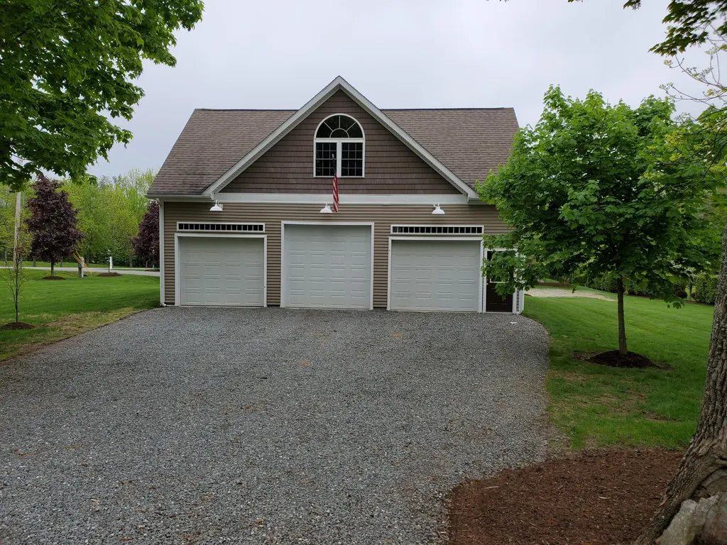 19 Chestnut Trail Bangor ME 04401