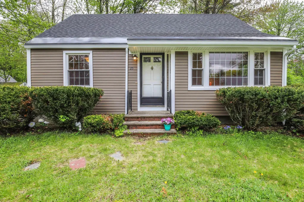 25 Woodvale Street Portland ME 04102