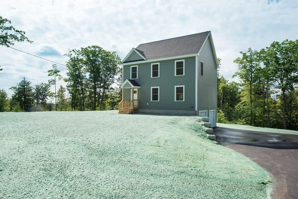166 Merchants Row Lebanon ME 04027