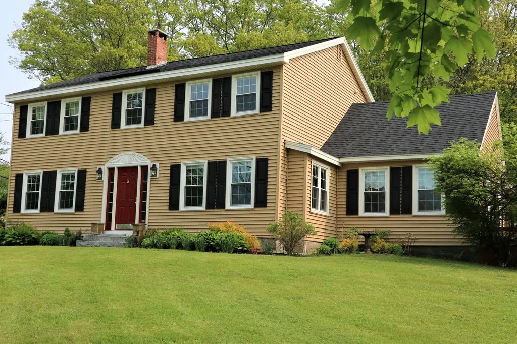 433 Meadow Road Topsham ME 04086