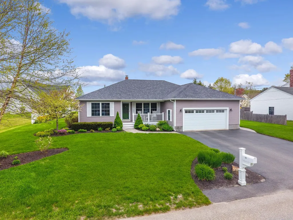 13 Robin Drive Brunswick ME 04011